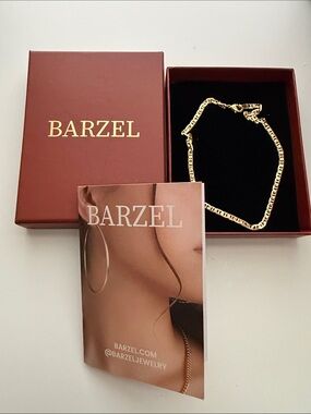 Gold Box Chain Bracelet - Classic Women's Jewelry